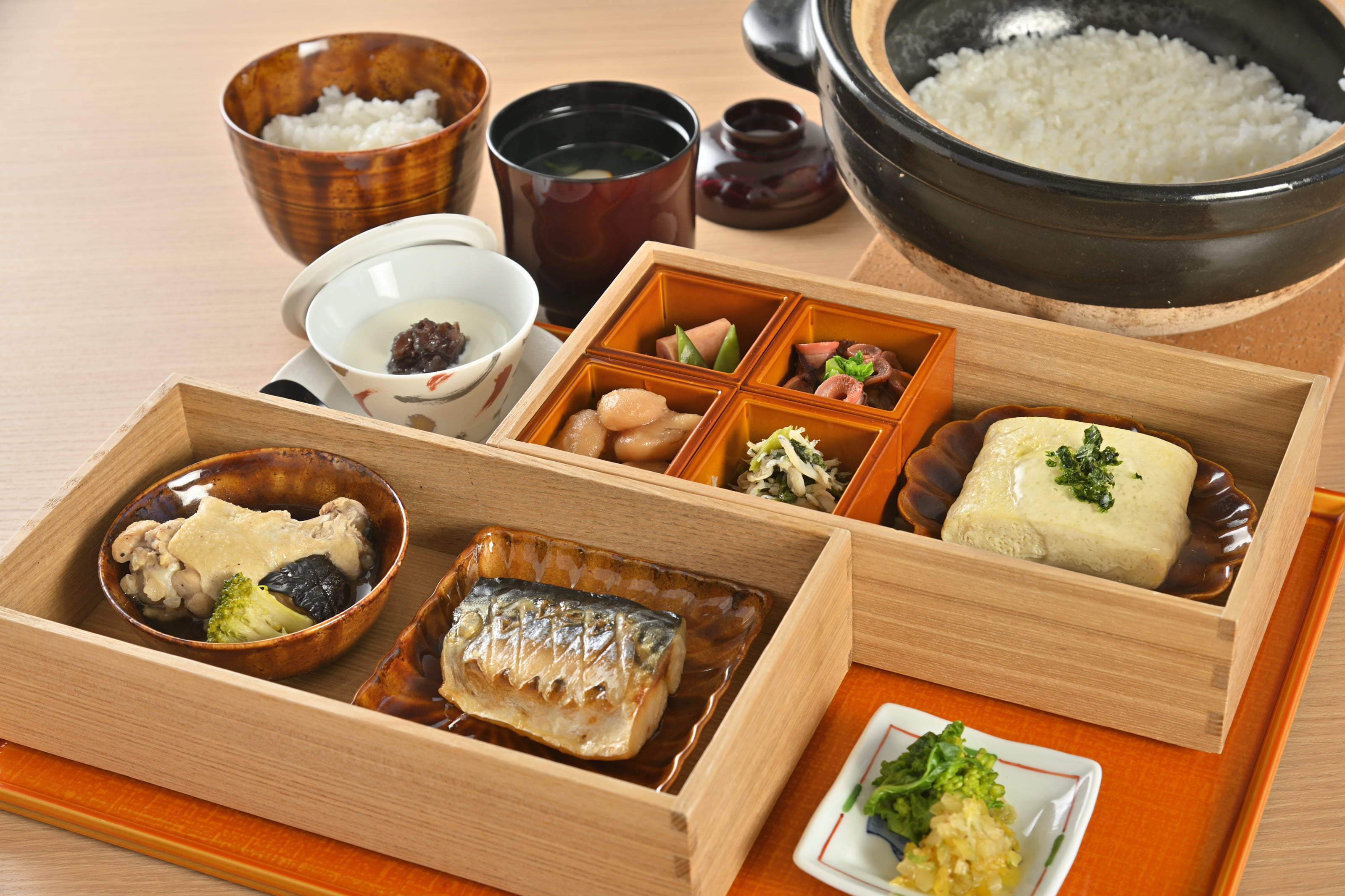 朝食